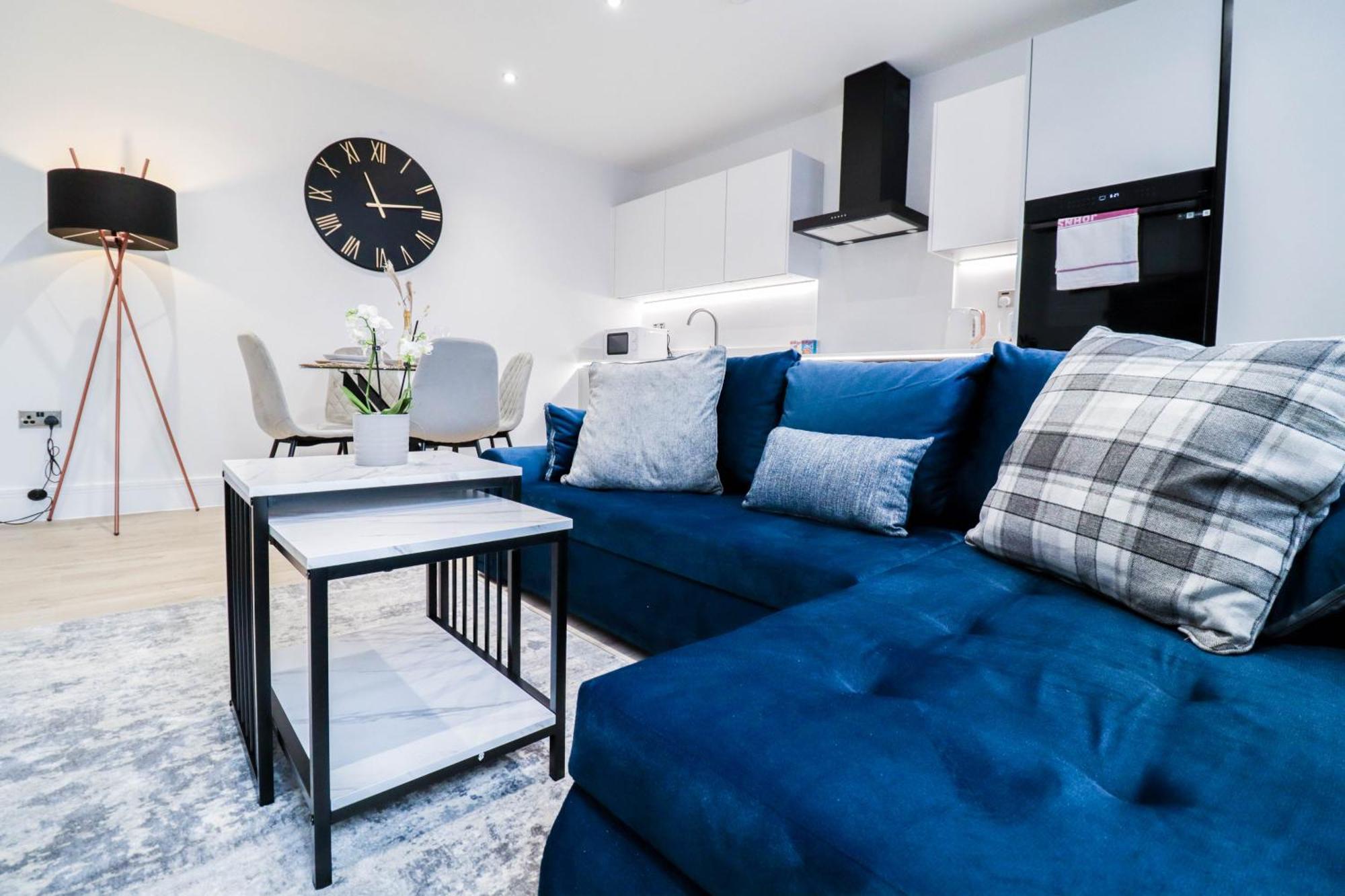 Modern 1-Bed Apartment In Buckinghamshire With Free Wifi, Parking & Garden Хай-Вайкомб Экстерьер фото
