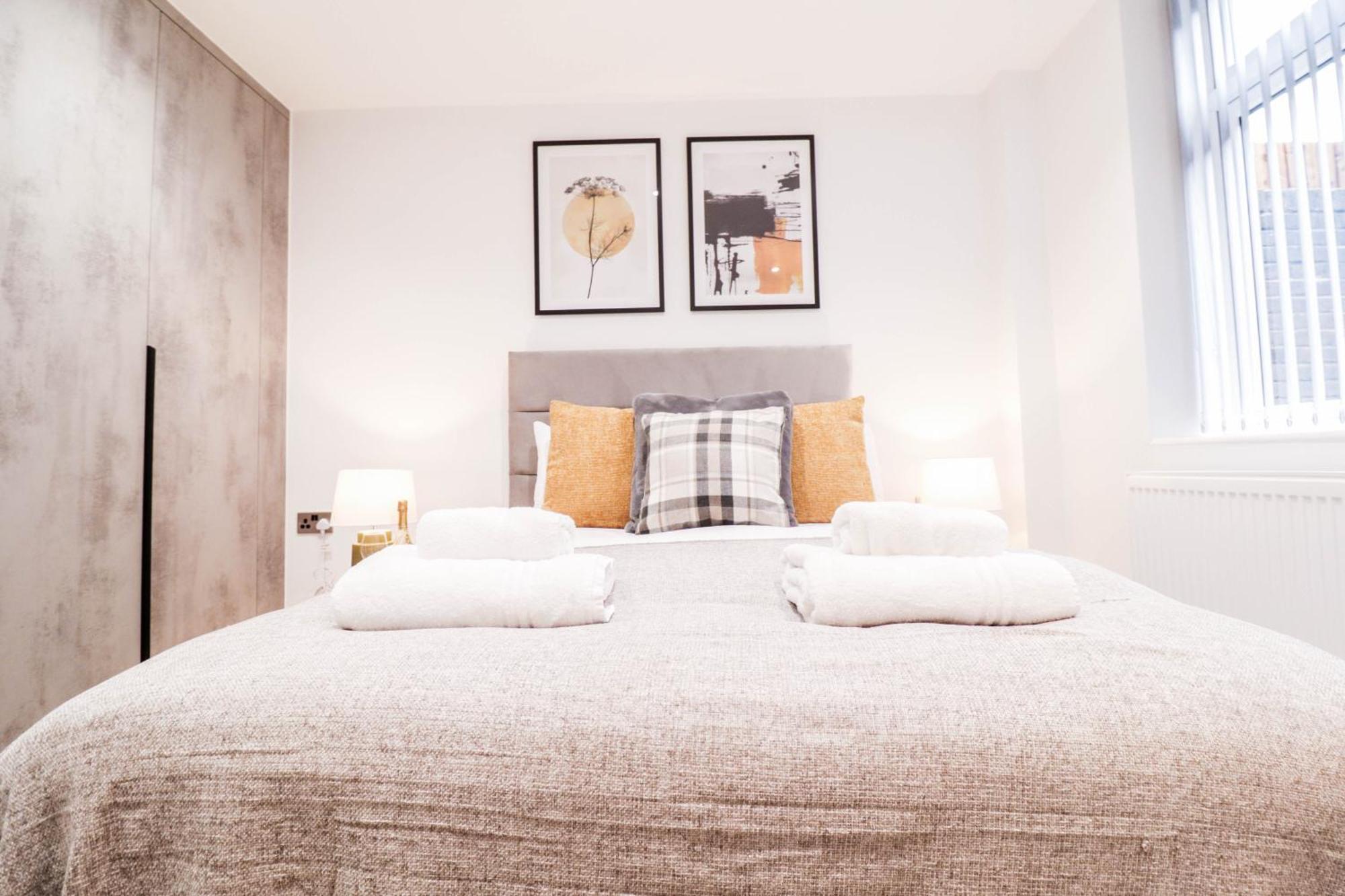Modern 1-Bed Apartment In Buckinghamshire With Free Wifi, Parking & Garden Хай-Вайкомб Экстерьер фото