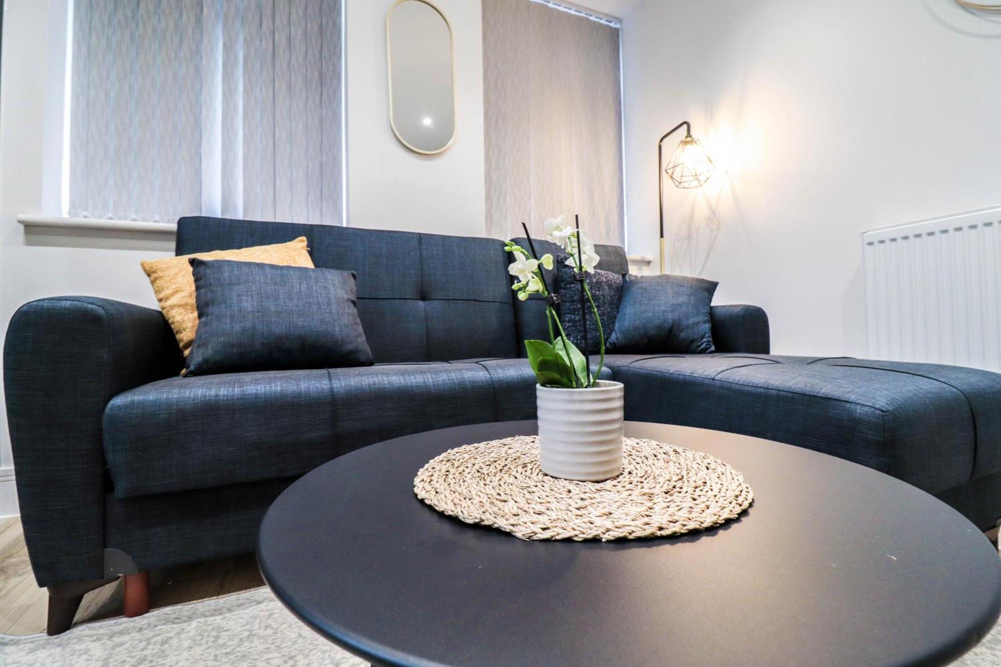 Modern 1-Bed Apartment In Buckinghamshire With Free Wifi, Parking & Garden Хай-Вайкомб Экстерьер фото