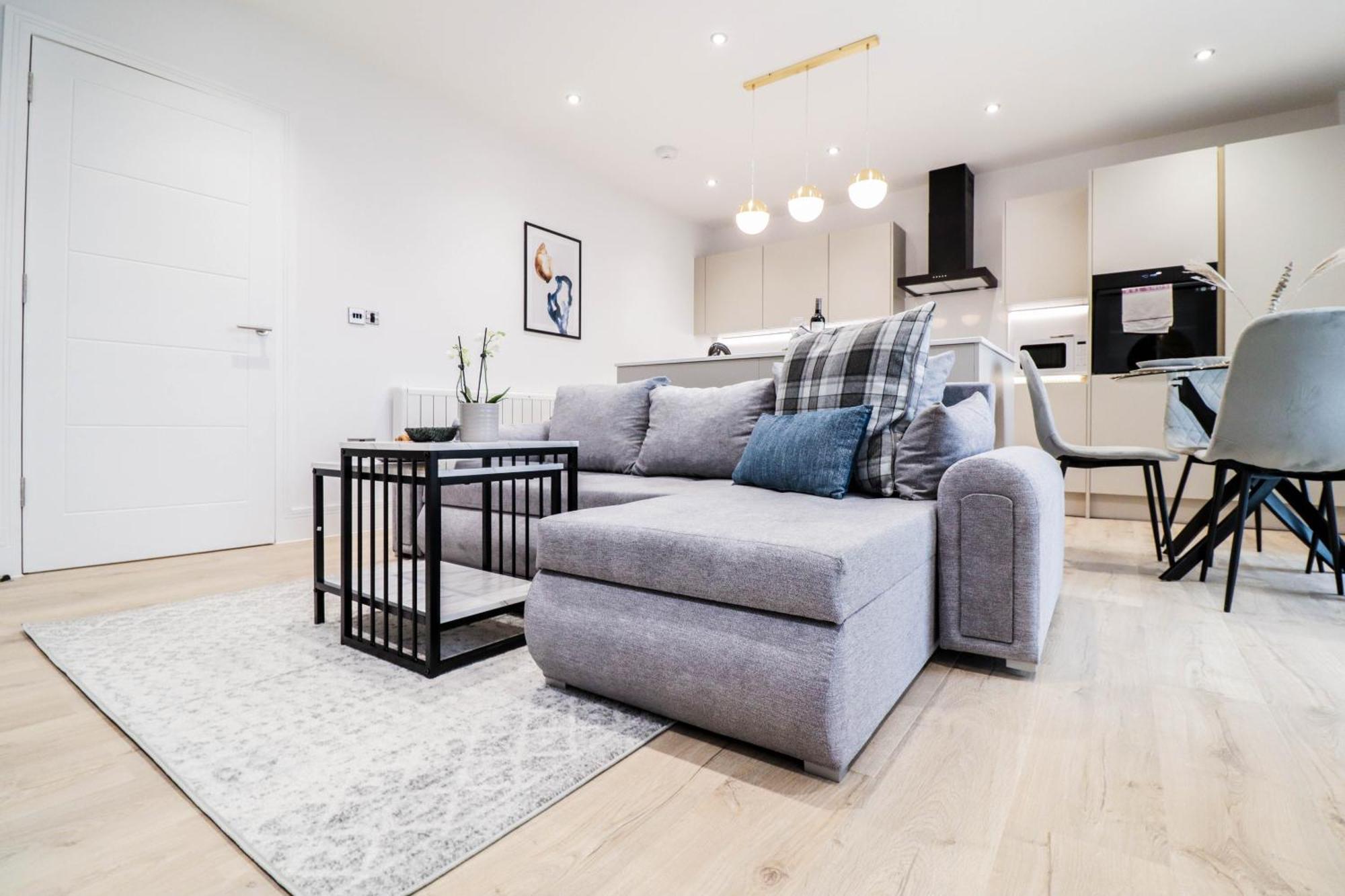 Modern 1-Bed Apartment In Buckinghamshire With Free Wifi, Parking & Garden Хай-Вайкомб Экстерьер фото