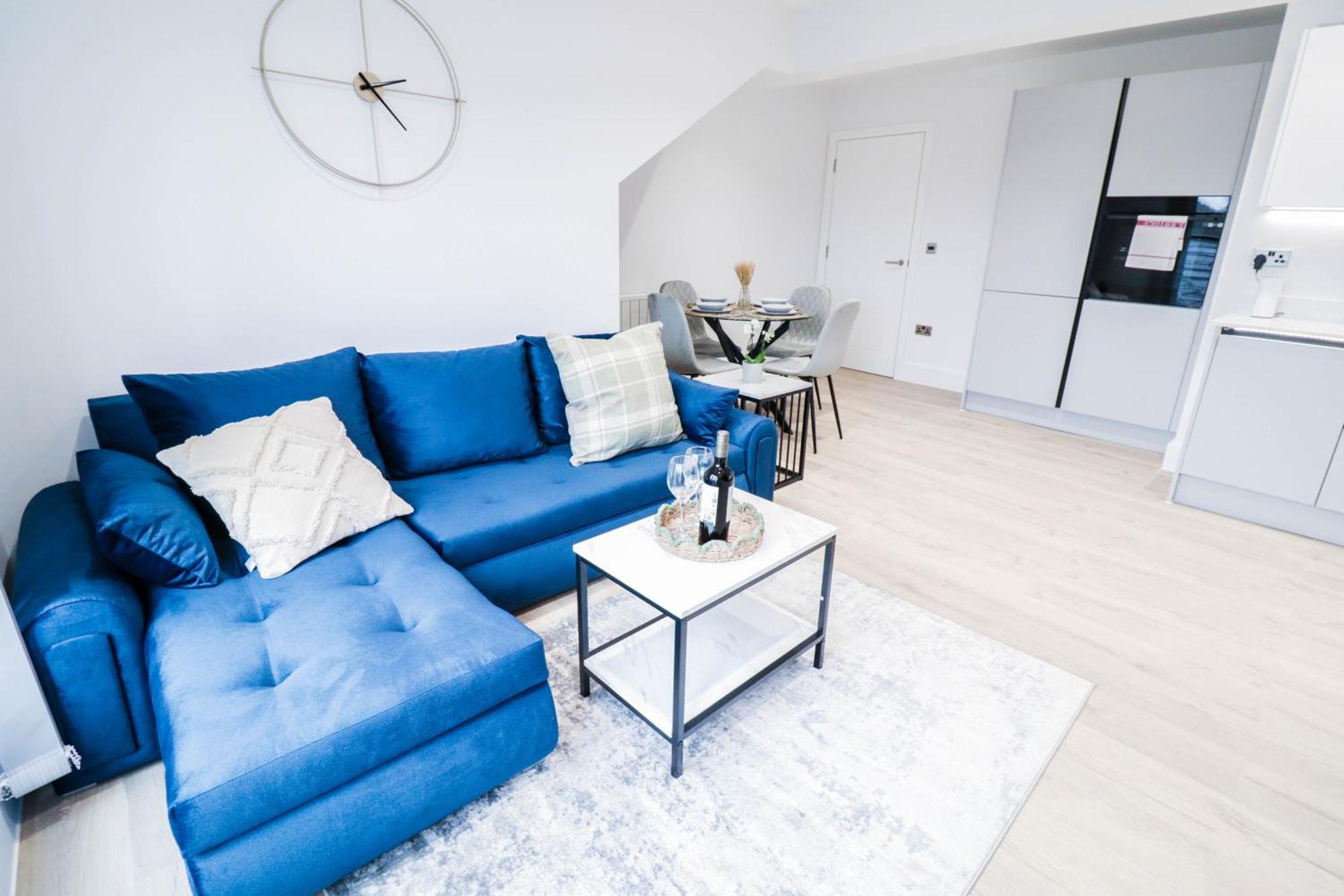 Modern 1-Bed Apartment In Buckinghamshire With Free Wifi, Parking & Garden Хай-Вайкомб Экстерьер фото